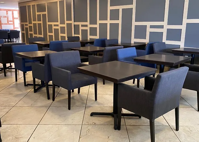 Hotel Express Santa Fe, An Ihg 4*
