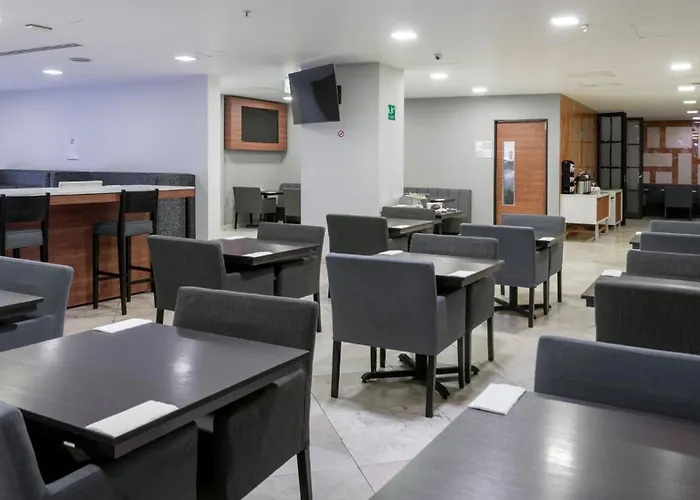 Express Santa Fe, An Ihg 4*