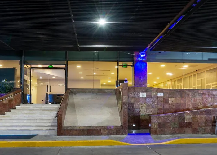 Express Santa Fe, An Ihg 4*