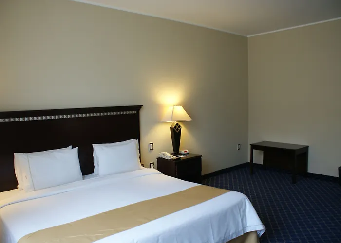 Express Santa Fe, An Ihg 4*