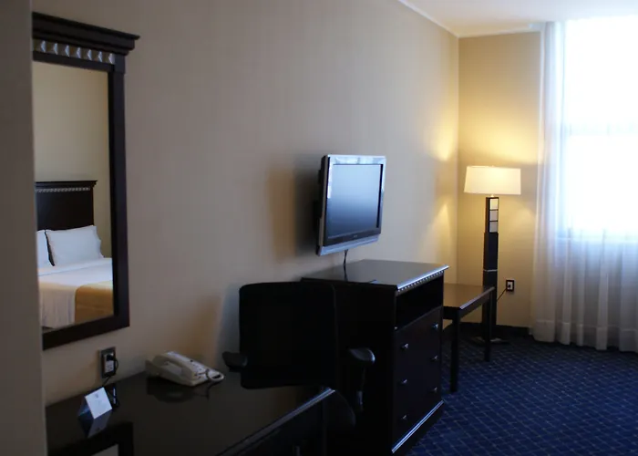 Express Santa Fe, An Ihg Hotel