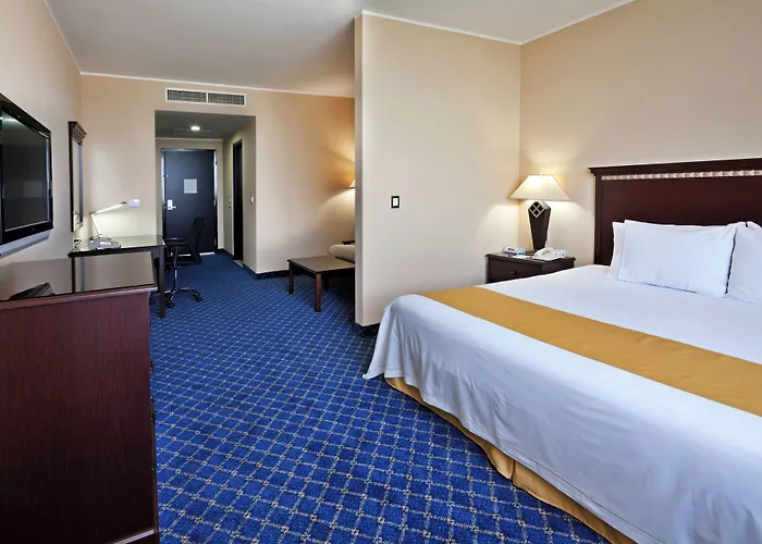 Express Santa Fe By Ihg Hotel 4*