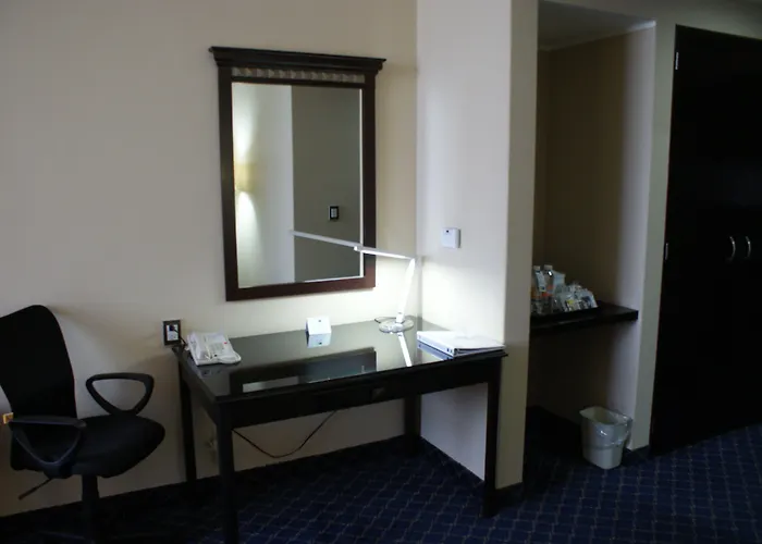 Hotel Express Santa Fe, An Ihg 4*