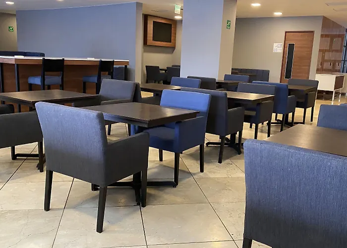 Hotel Express Santa Fe, An Ihg 4*