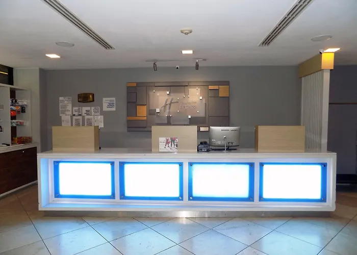 Hotel Express Santa Fe, An Ihg 4*