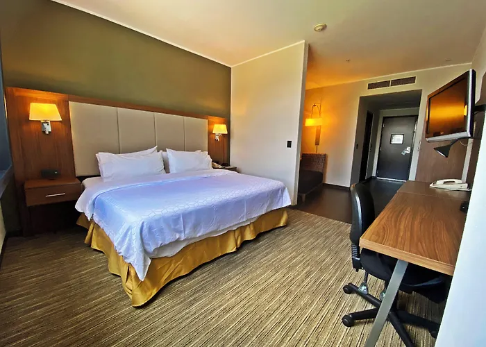 Express Santa Fe By Ihg Hotel 4*