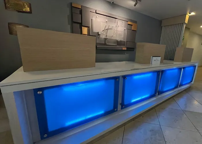 Hotel Express Santa Fe, An Ihg 4*