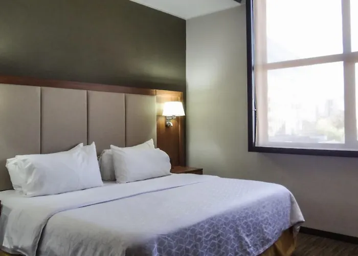 Express Santa Fe By Ihg Hotel