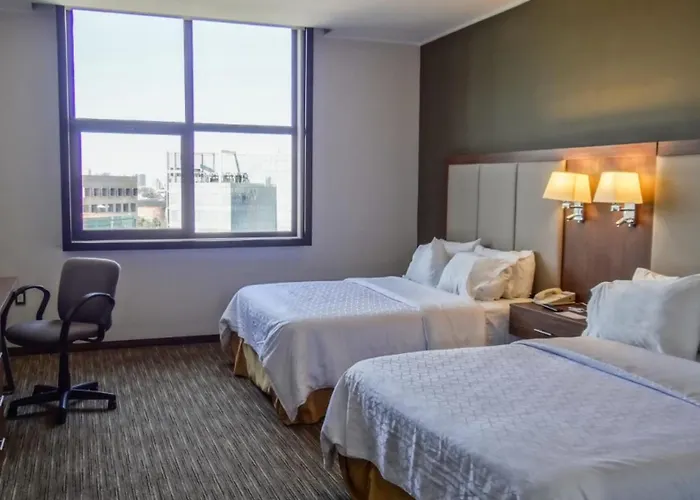 Hotel Express Santa Fe By Ihg 4*