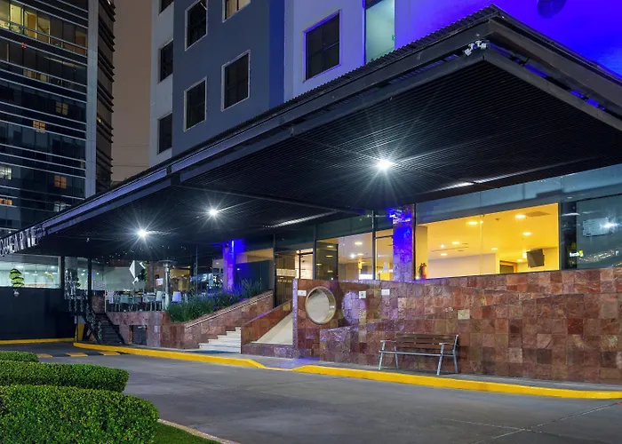 ホテル Express Santa Fe By Ihg 4*