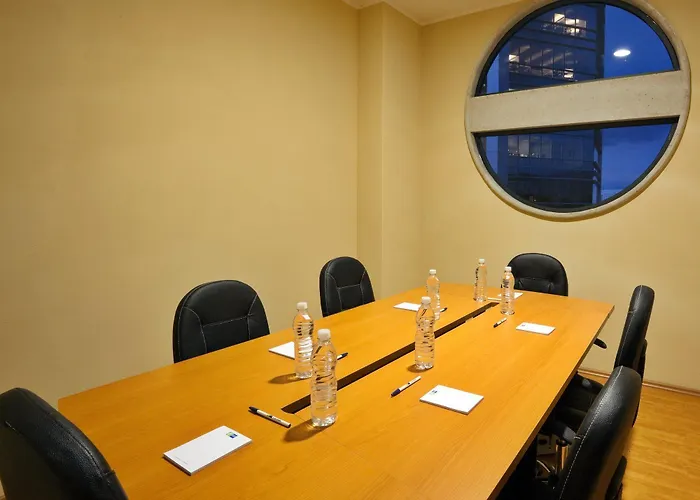 Hotel Express Santa Fe, An Ihg 4*